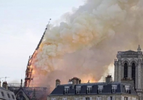 【突发】巴黎圣母院大火，我仅能以这对腕表悼念其殇