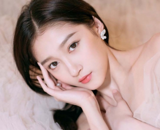 Chopard萧邦伴演员关晓彤亮相北京国际电影节闭幕式