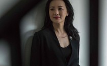 戴比尔斯相伴咏梅出席第26届北京大学生电影节闭幕式 