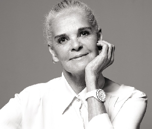 艾丽·麦古奥（Ali MacGraw）优雅演绎香奈儿全新J12腕表广告大片