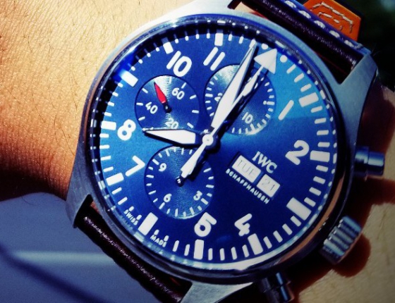 想选一款蓝色的腕表 看中万国飞计小王子