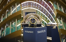 北京SKP携手斯沃琪启动SWATCH FLYMAGIC限时体验店 郭京飞出席开幕活动