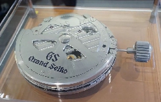 你了解这个打败瑞士表，颠覆钟表史的品牌吗？