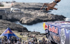 瑞士美度表 x Red Bull Cliff Diving悬崖跳水全球系列赛 - 滨海波利尼亚诺