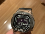 金属表带略有些浮夸 选择卡西欧胶带银方块