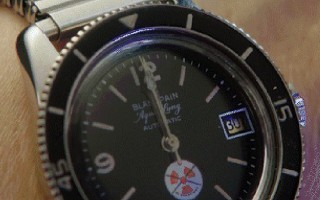 电影《我和我的祖国》里面戴了什么手表？