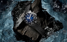 这一刻 潜入深海 天梭海星潜水1000系列石英款腕表