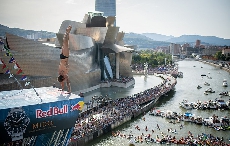 瑞士美度表 X 2019 Red Bull Cliff Diving悬崖跳水全球系列赛 西班牙毕尔巴鄂站战报