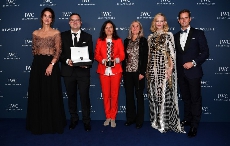 IWC万国表品牌大使凯特·布兰切特于第十五届苏黎世 电影节颁发第五届杰出电影人大奖