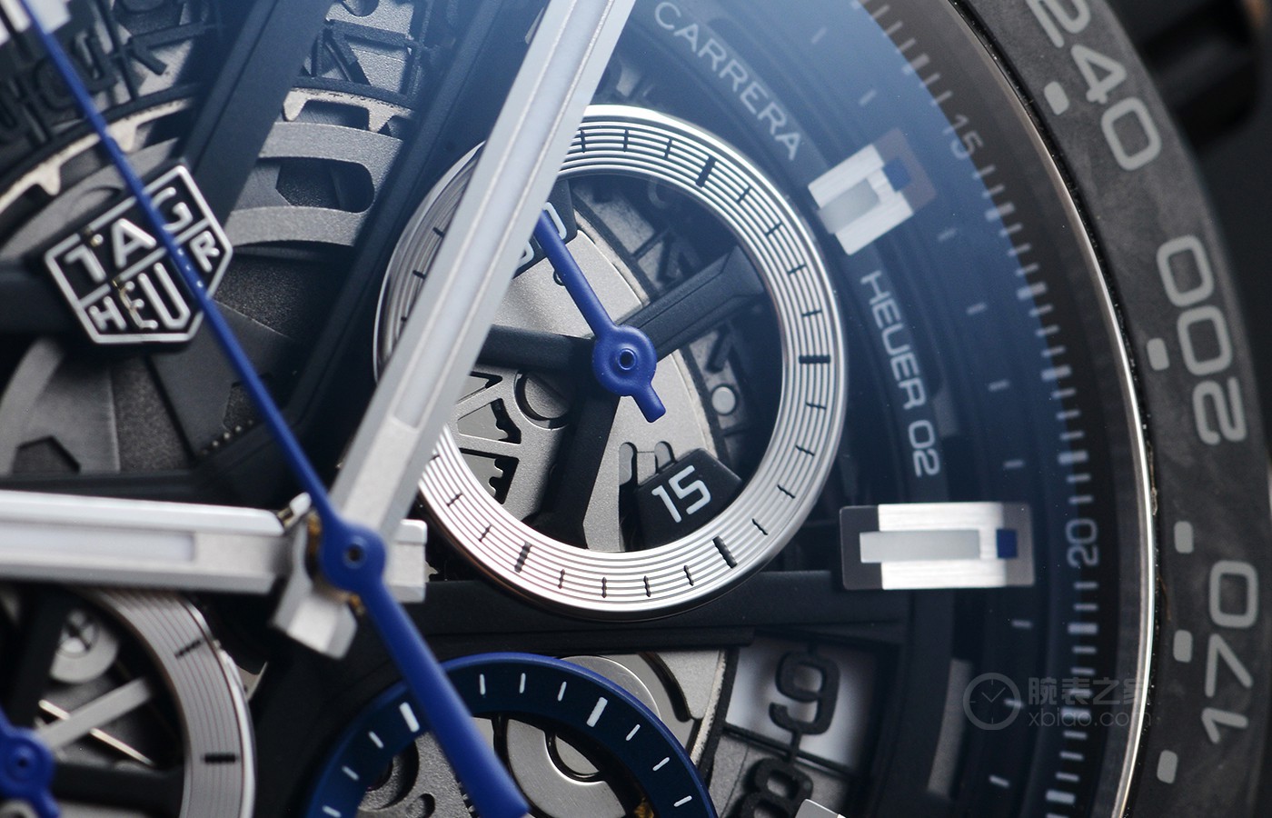 时代先锋 泰格豪雅卡莱拉系列碳纤维限量版腕表