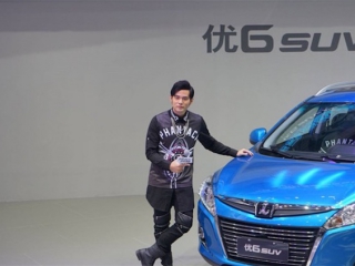 不管玩表玩车，周杰伦都称不上是一个“合格的代言人”