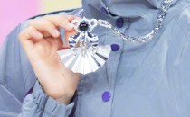 谁不想要这条吴亦凡亲自设计的“碎钻”项链呢？