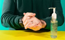 戒指上会沾染病毒吗？酒精会对戒指有损害吗？这篇文章给你答案