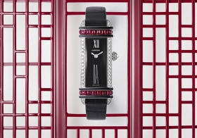 经典造型融入中式风格 品鉴卡地亚Tank Chinoise Red腕表