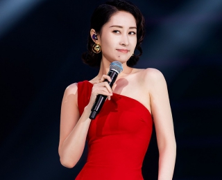 如果你的妈妈也有刘敏涛的“中年叛逆”，买什么哄她开心?