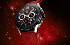 以爱之名 TAG Heuer泰格豪雅Connected智能腕表 以红色 献礼520