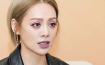 演员宁静以CHAUMET珠宝作品相伴出席活动