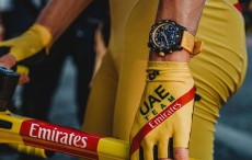 波加查佩戴百年灵专业耐力腕表 赢得2020环法自行车赛总冠军