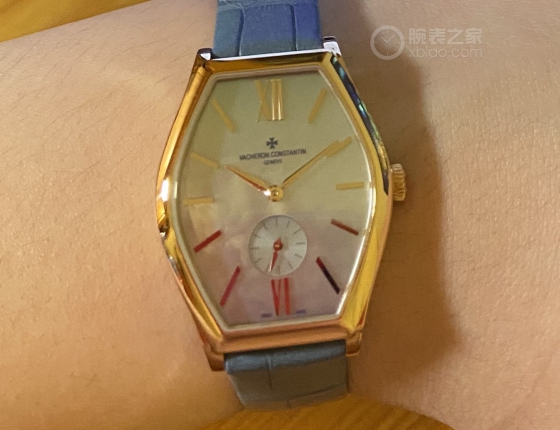 看李佳琦直播注意到 送老妈江诗丹顿马耳他