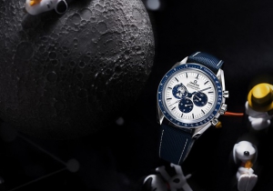 趣意太空  欧米茄超霸系列“史努比奖”50周年纪念腕表