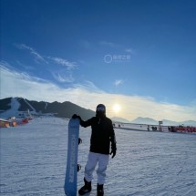 戴着百年灵飓风去玩雪 -26度下各种抗造