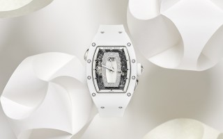 纯净和温暖：全新理查米尔RM 037白色陶瓷自动上链腕表
