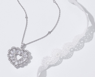 萧邦Precious Lace系列，适宜日常佩戴的高级珠宝