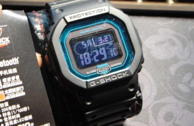 入手卡西欧小方块GW5600   冬天再也不担心会卡衣袖了