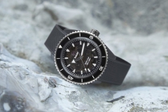 瑞士雷达表推出四款全新库克船长系列高科技陶瓷腕表