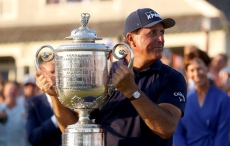 菲尔·米克尔森佩戴劳力士切利尼腕表 赢得PGA锦标赛冠军