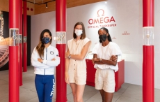 奥运赛场上的女性运动员 三位杰出运动员参观了欧米茄东京奥运会品牌展馆