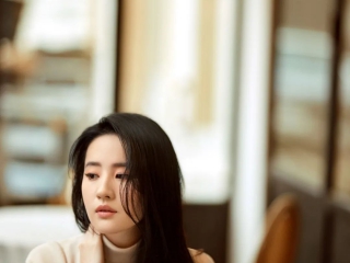 美人与坤表的百年穿越