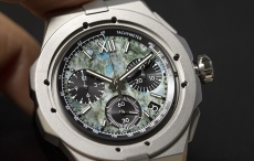 Alpine Eagle雪山傲翼系列超大号计时腕表 专为Only Watch打造的独一珍品