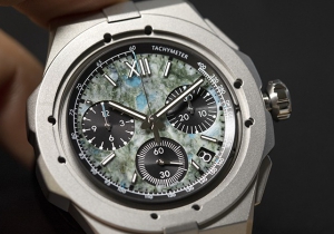 Alpine Eagle雪山傲翼系列超大号计时腕表 专为Only Watch打造的独一珍品