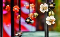 梵克雅宝携手蜷川实花于巴黎爱丽舍宫呈现「FLORAE」幻境花园