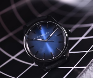 獨特幽藍 亨利慕時開拓者大三針電光藍黑色版腕表 