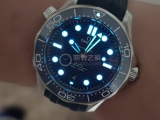 又见蓝色这次是海马  喜提闪闪发光的欧米茄