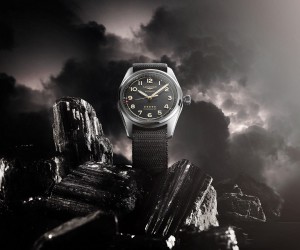 浪琴表推出先行者系列钛金属腕表