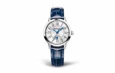 辨识度高 颜值在线 三款7-8万元女士蓝色表带镶钻腕表
