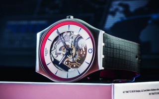 Swatch 推出007 系列电影《007：无暇赴死》限量款腕表