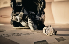 沙色陶瓷 品鉴万国飞行员“莫哈维沙漠”特别版万年历腕表