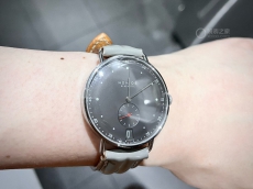 小众烟熏灰简约有光泽  入手nomos Metro1103