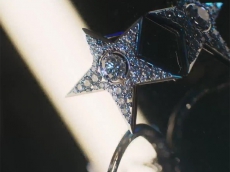 我是“BIJOUX DE DIAMANTS”钻石珠宝系列