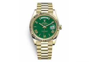 滿眼皆綠，30萬內拿下一款綠金腕表