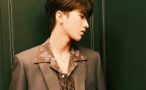 蔡徐坤佩戴戴比尔斯珠宝 DEWDROP 系列 演绎璀璨魅力