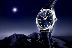 冠藍獅推出全新Heritage系列44GS 55周年SBGY009腕表