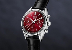 泰格豪雅卡莱拉系列红色表盘腕表，尽显热情与活力