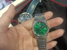 购入天梭经典PRX绿盘  做个腕表的“超级玩家”。