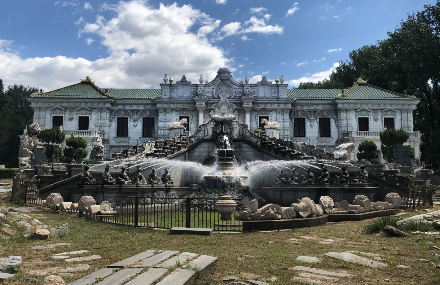 圆明园海晏堂喷泉原址复原图(中国建筑科学研究院于帆先生制作)圆明园