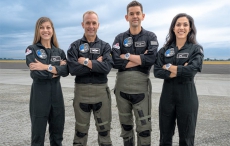 IWC万国表支持北极星黎明太空探索任务 提供四枚专属白色陶瓷飞行员计时腕表